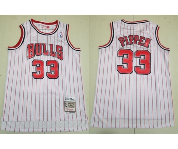 Mens Chicago Bulls #33 Scottie Pippen White Pinstripe Mitchell & Ness 1995-96 Hardwood Classics Reload Swingman Jersey